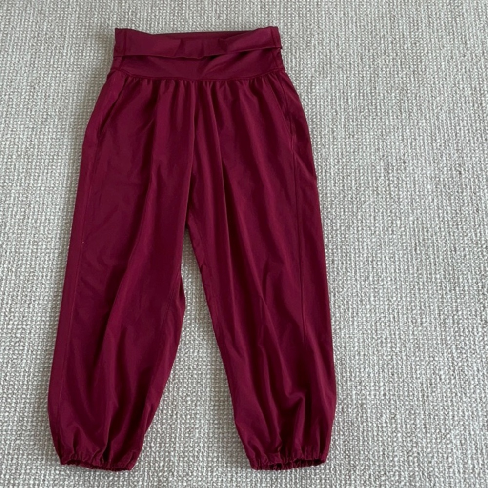 Lululemon pants joggers size 6.  Burgundy.
